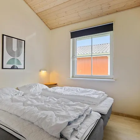 Vakantiehuis Stunning In With Sauna *